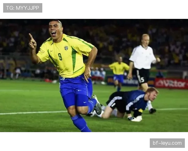 荷兰PSV新星闪耀赛场，欧洲豪门争相追逐，未来可期