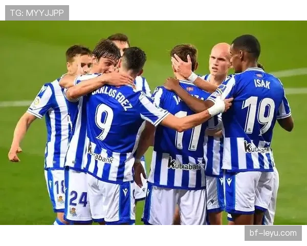 莱切防线稳固助力球队表现亮眼，实力持续提升