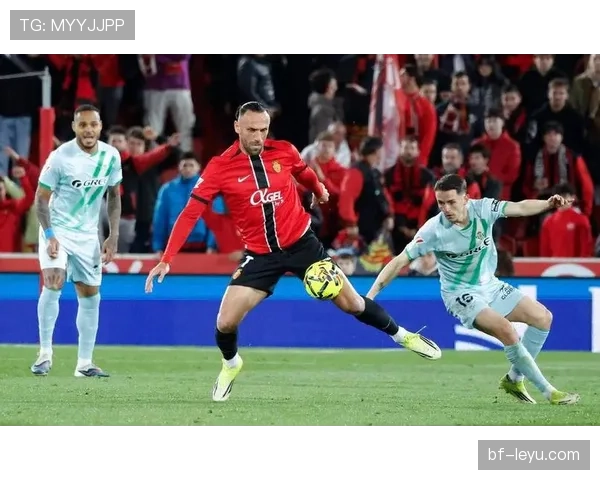 拉蒙主场堡垒再显神威,西甲战绩稳步攀升引热议 拉蒙主场堡垒再显神威,西甲战绩稳步攀升引热议