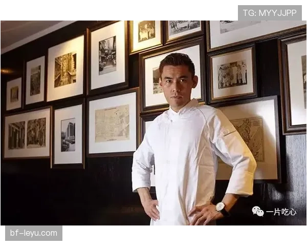 董志豪上场像电影主角，下场拎外卖的那瞬间把形象砸得太可爱了